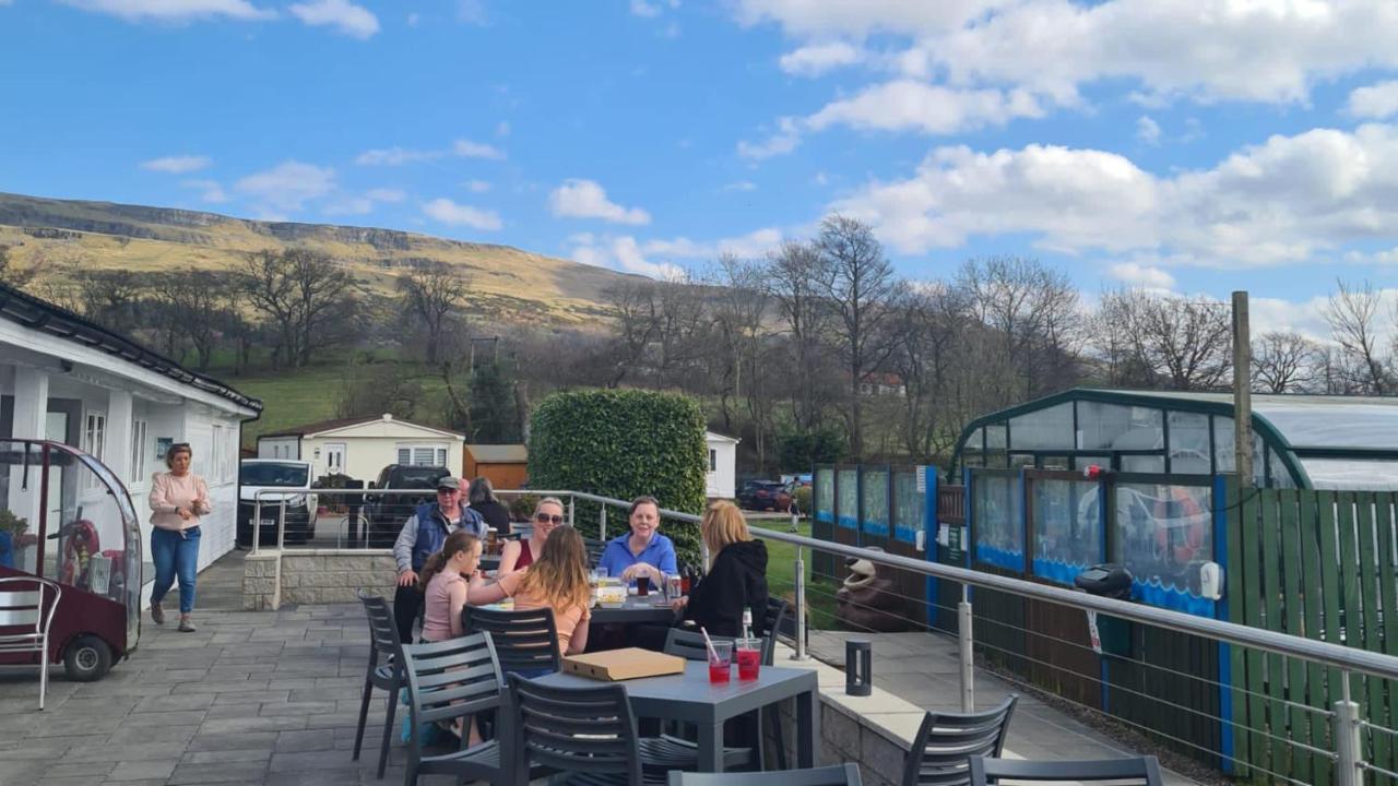Campsie Glen Holiday Park Fintry Esterno foto